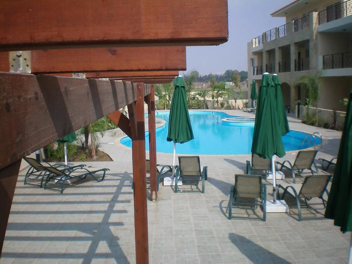 104 Excellent 2 Bed Apartment With Pool View, Ac & Gym! Perivolia