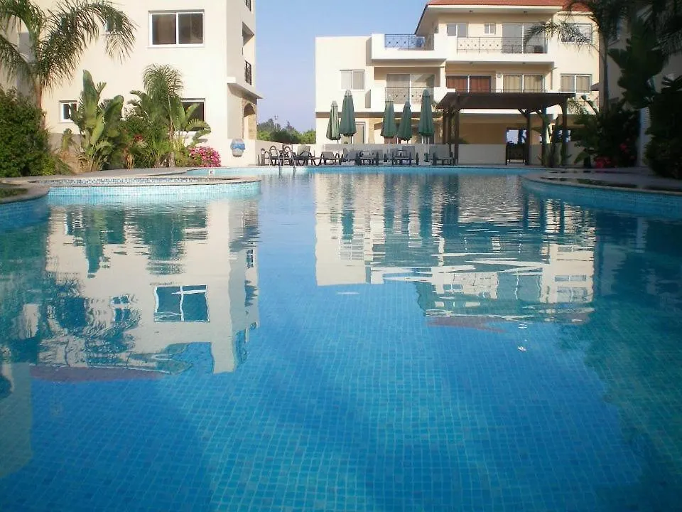 104 Excellent 2 Bed Apartment With Pool View, Ac & Gym! Perivolia