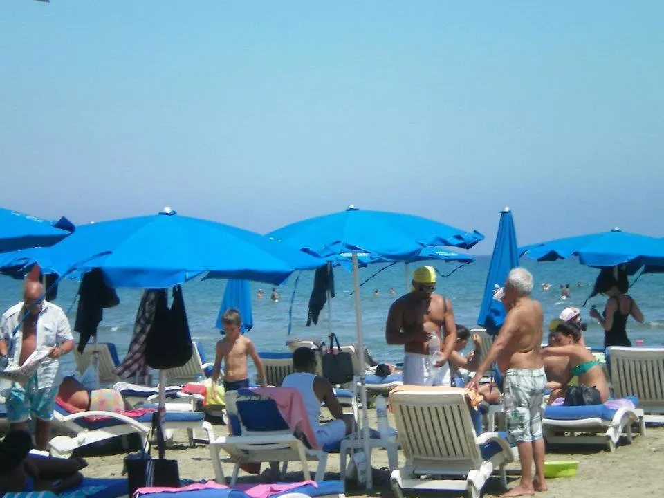 104 Excellent 2 Bed Apartment With Pool View, Ac & Gym! Perivolia Cyprus